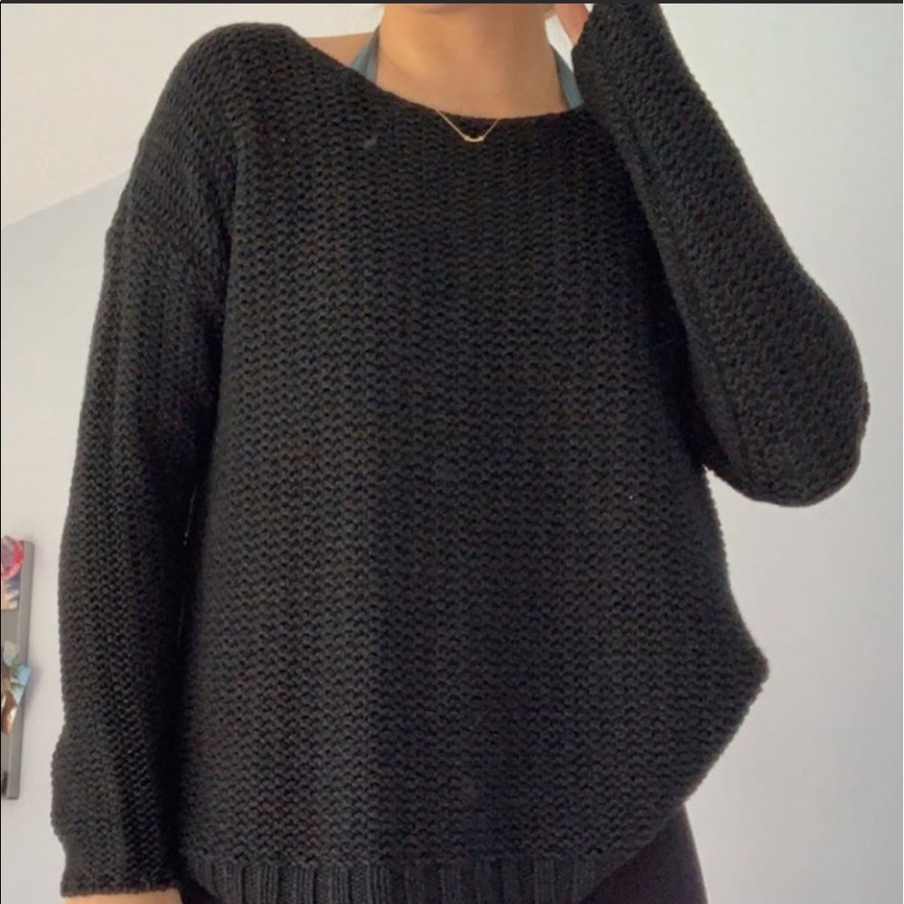 BRANDY MELVILLE SWEATER